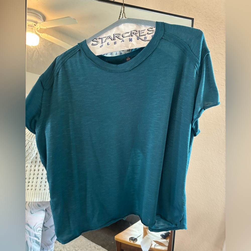 Savvi Lifestyle Co. Women’s Short Sleeve Open Crossed Back Sonya Tee Raw Edges